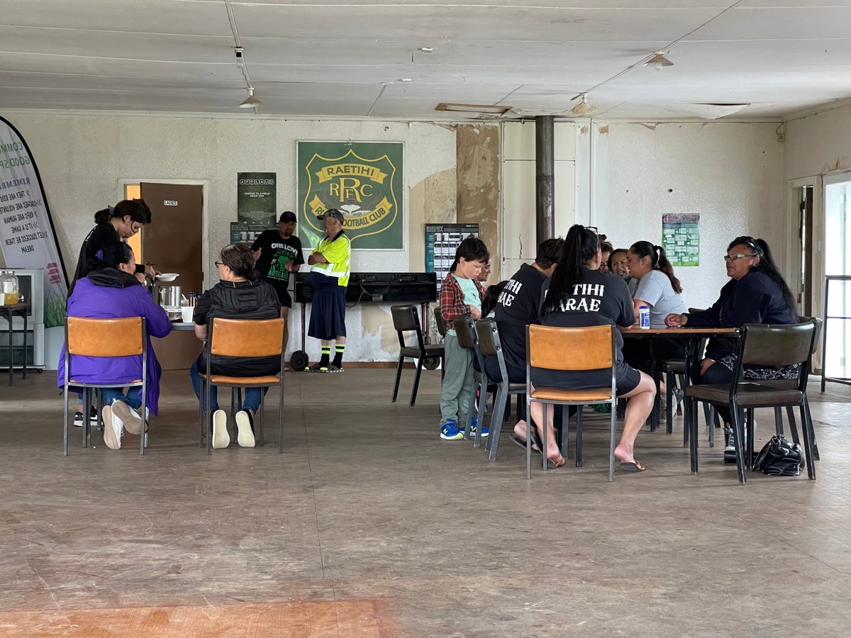 Whānau gathered for the Ngāti Hinekura establishment hui, November 2021